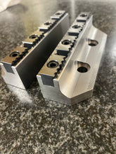 Cargar imagen en el visor de la galería, Mordazas Gorilla Jaws V562, V522 para tornillo de banco de 5 ejes
